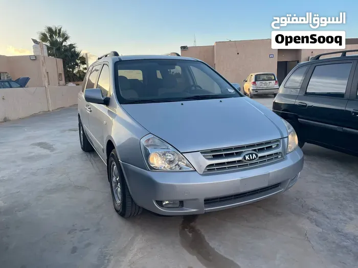 Kia Carnival 2008 photo 2