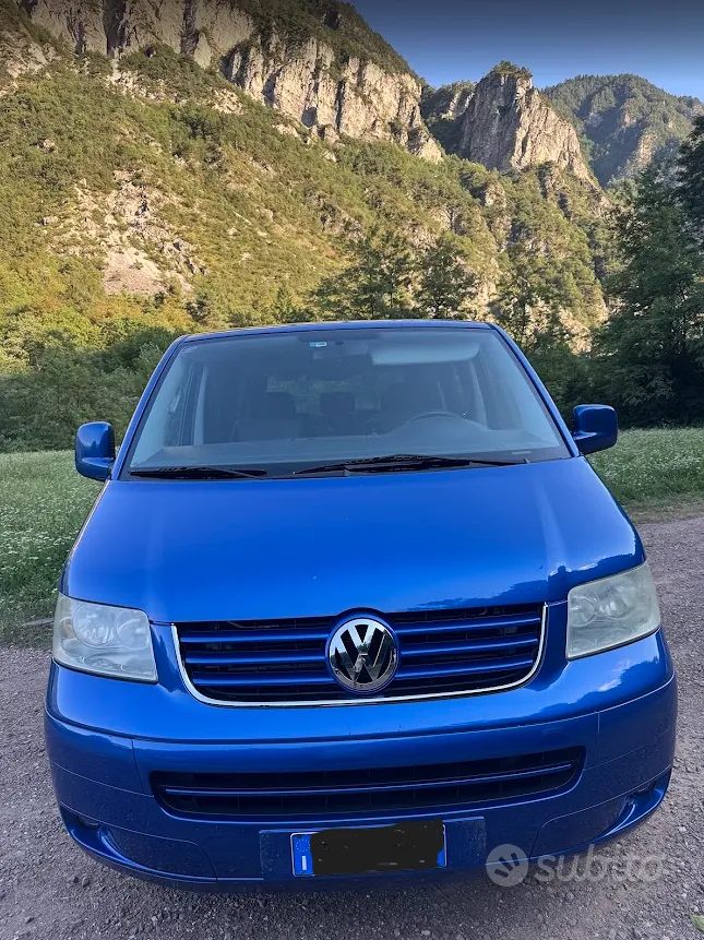 Volkswagen T5 Multivan 2011 photo 2