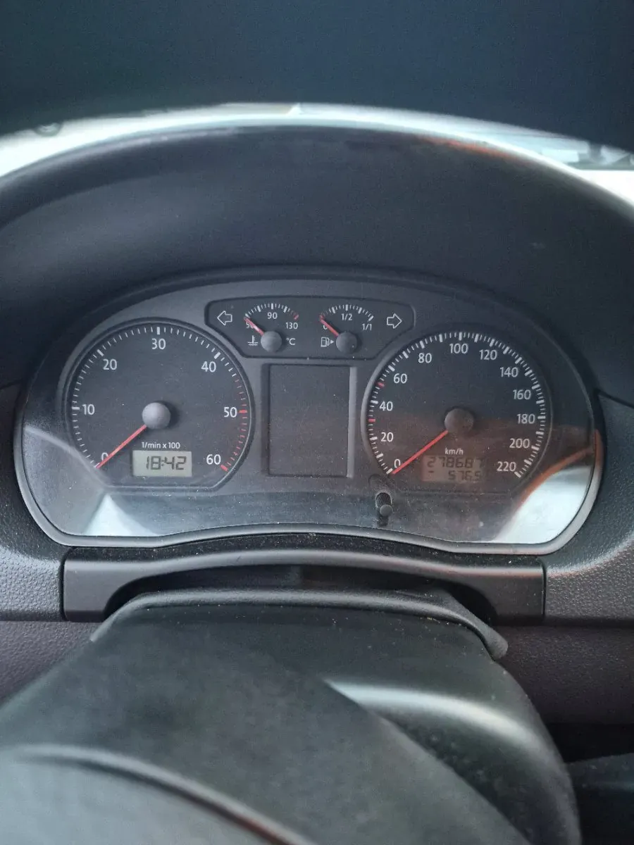 Volkswagen Polo 2006 photo 3