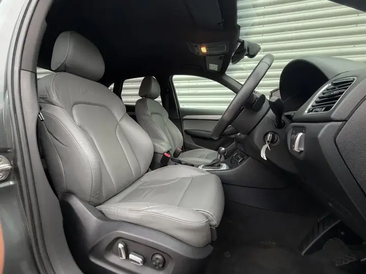 Audi Q3 2015 photo 2