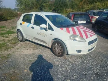 Fiat Punto 2011 photo 3
