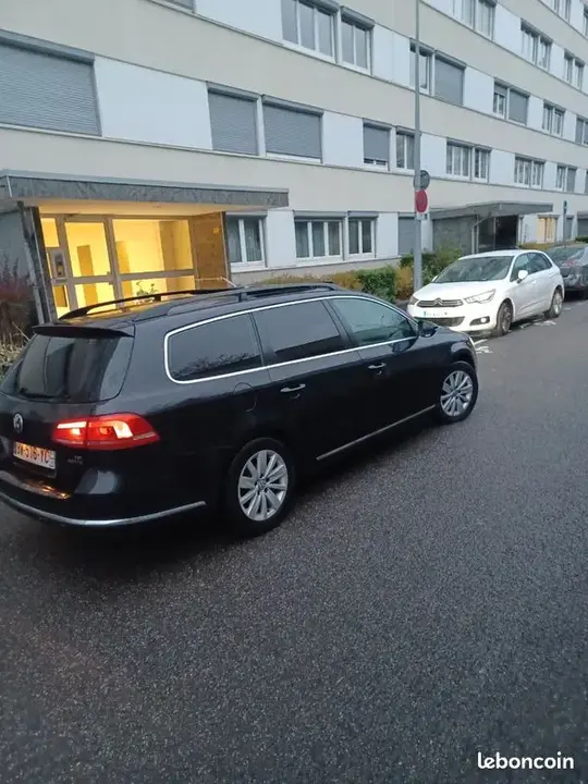 Volkswagen Passat 2011 photo 2