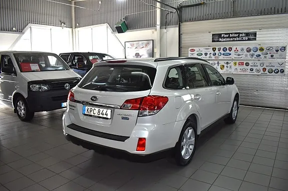 Subaru Outback 2014 photo 2