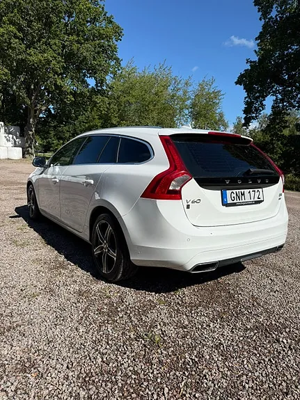 Volvo V60 2015 photo 5