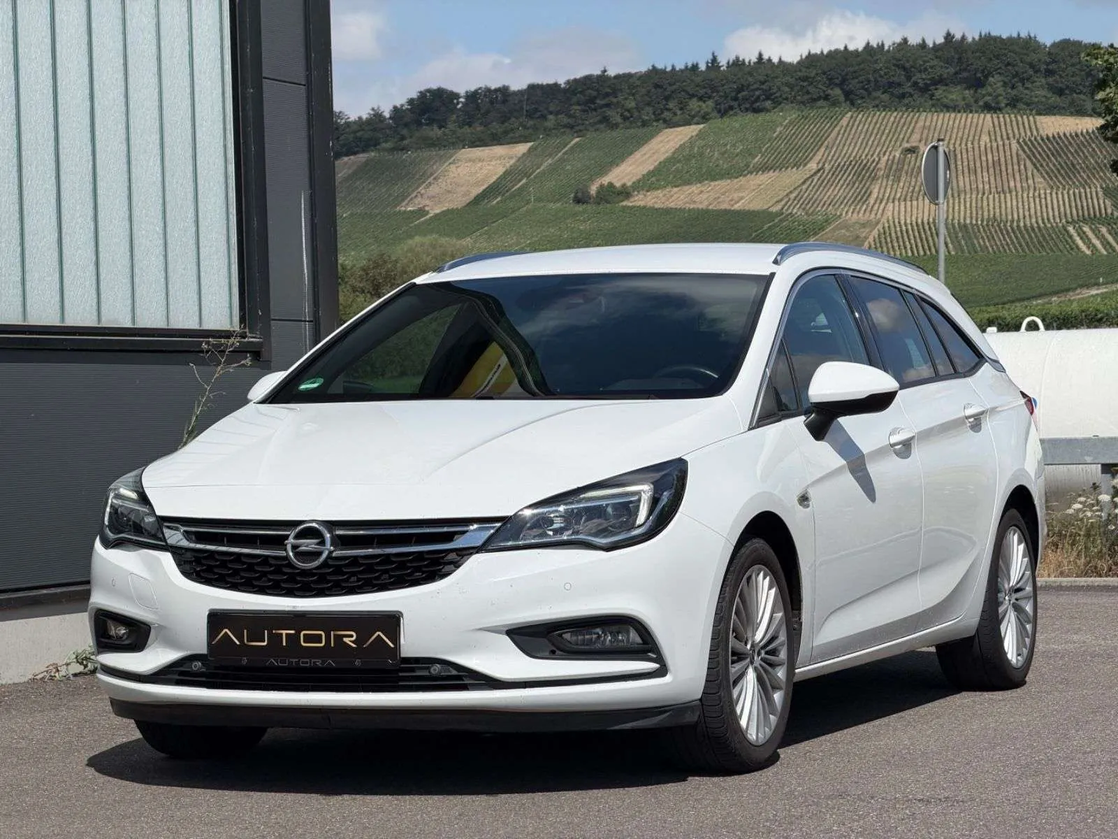 Opel Astra 2017 photo 2