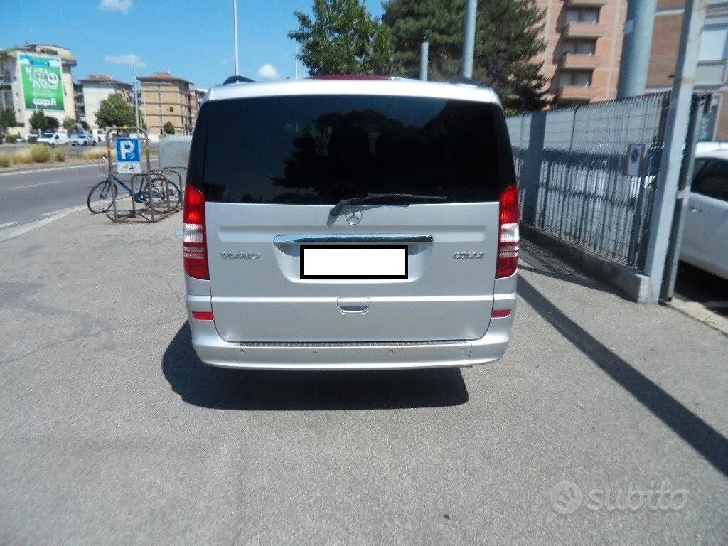 Mercedes-Benz Viano 2011 photo 3