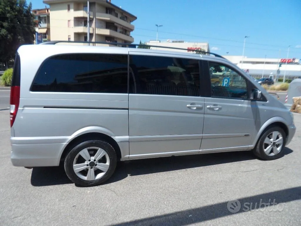 Mercedes-Benz Viano 2011 photo 4