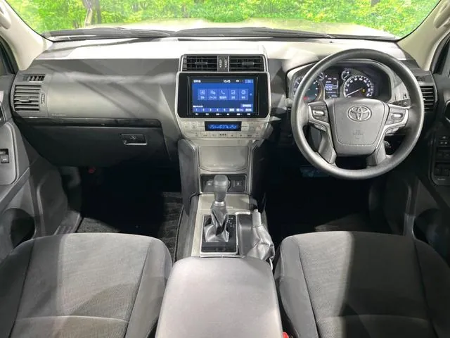 Toyota Land Cruiser Prado 2022 photo 2