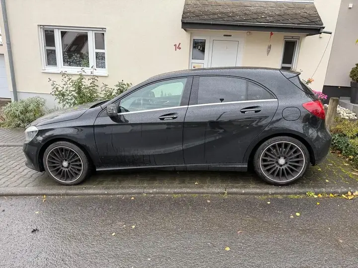 Mercedes-Benz A 180