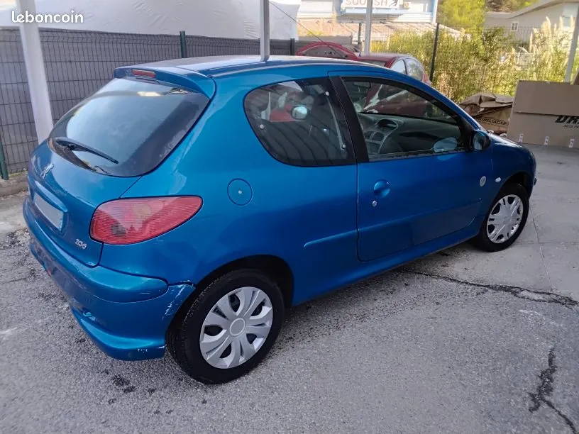 Peugeot 206 2008 photo 2