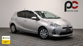 Toyota Aqua 2013 photo 2