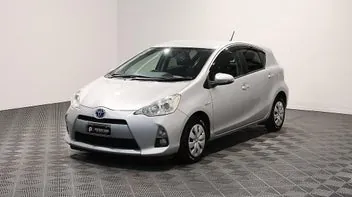 Toyota Aqua 2013 photo 4