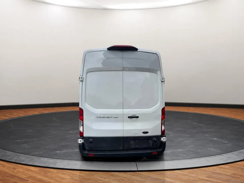 Ford Transit 250 2024 photo 5