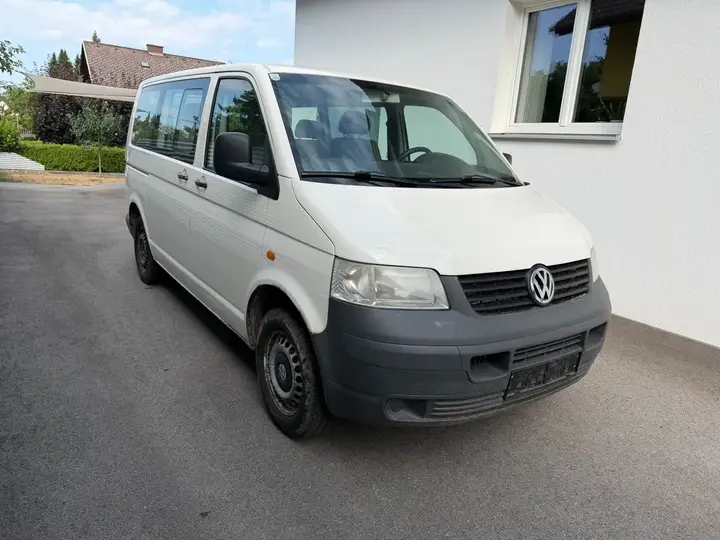 Volkswagen T5 2005 photo 2