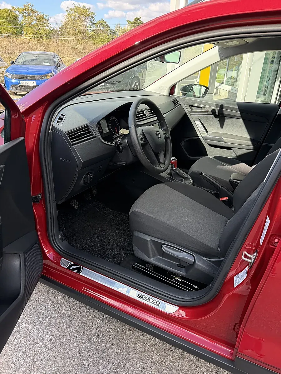 Seat Arona 2018 photo 2