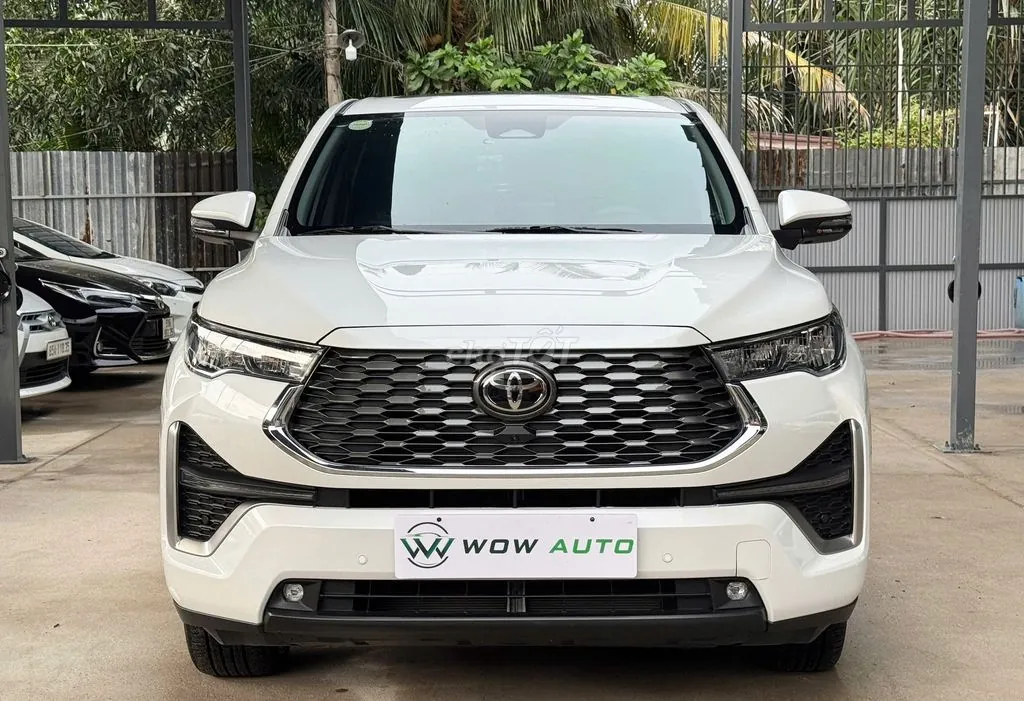 Toyota Innova Cross