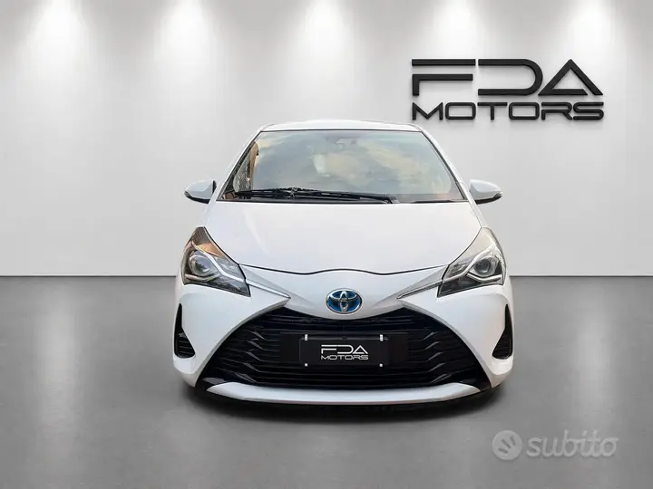 Toyota Yaris 2018 photo 2