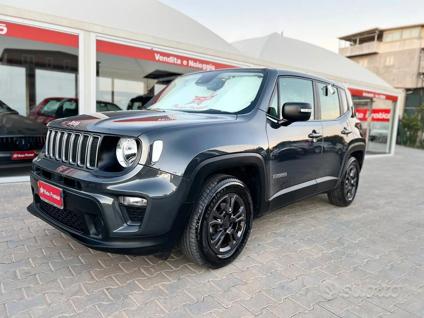Jeep Renegade 2023 photo 2