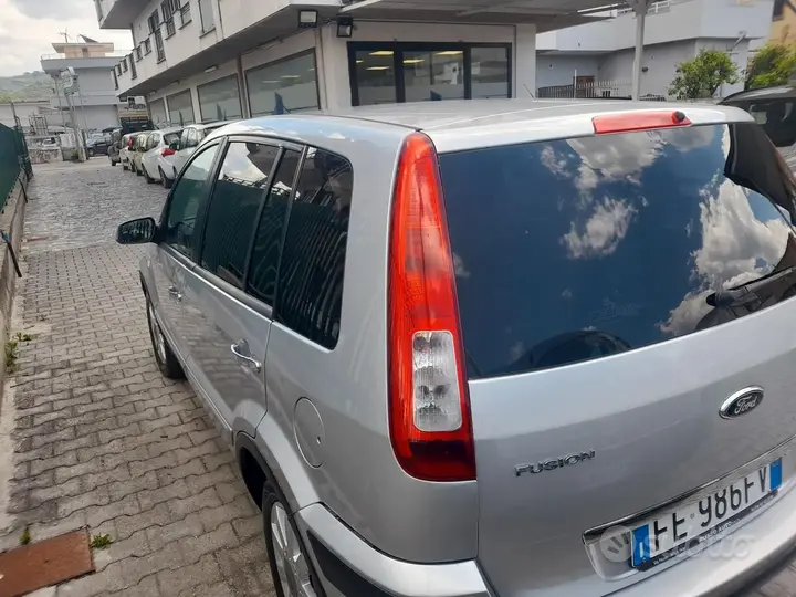 Ford Fusion 2010 photo 5
