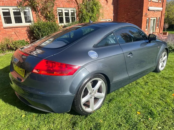 Audi Tt 2009 photo 2