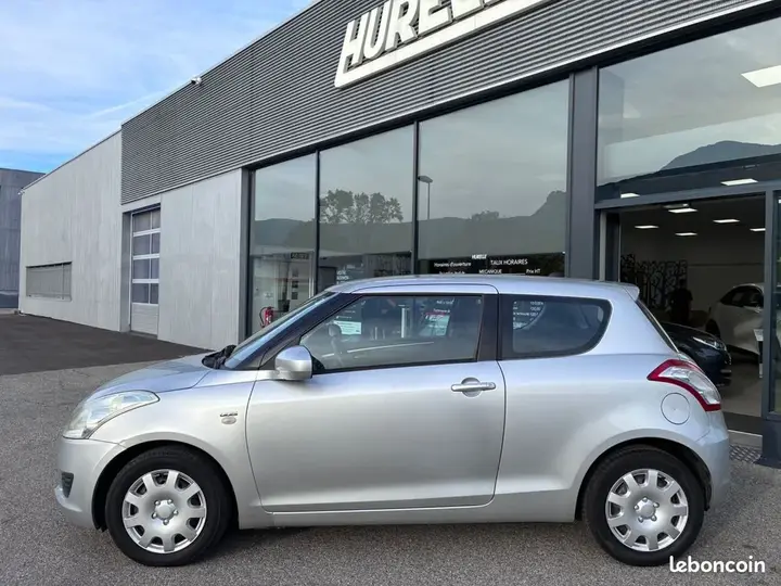 Suzuki Swift 2013 photo 2