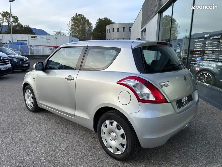 Suzuki Swift 2013 photo 3