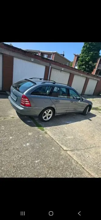 Mercedes-Benz C240