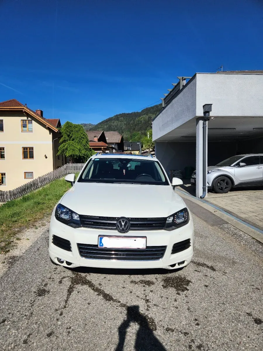 Volkswagen Touareg 2010 photo 2