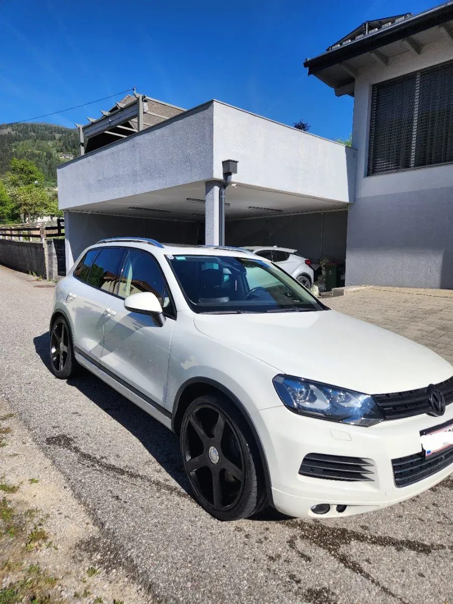 Volkswagen Touareg 2010 photo 3