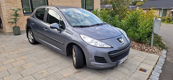 Peugeot 207 2009 photo 2