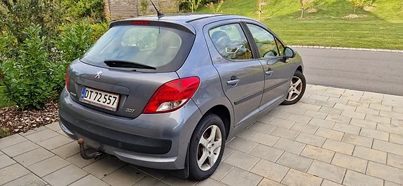 Peugeot 207 2009 photo 3