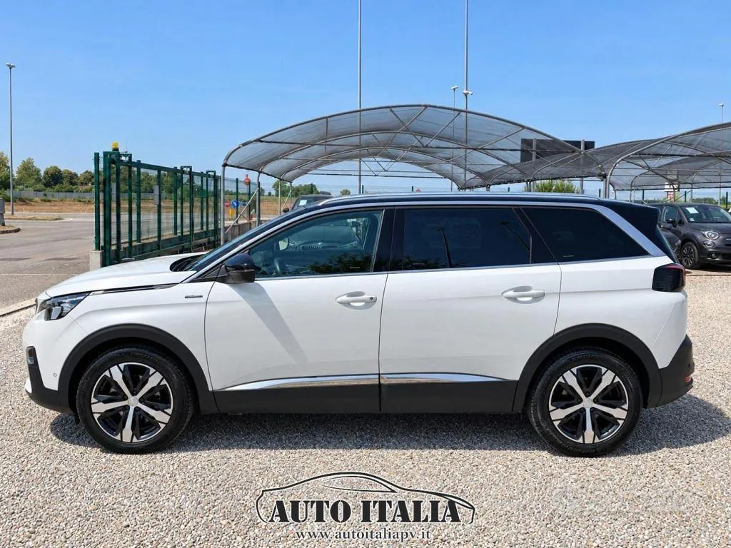 Peugeot 5008 2019 photo 2