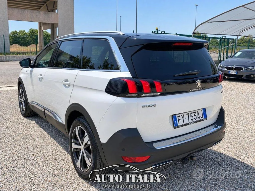 Peugeot 5008 2019 photo 3