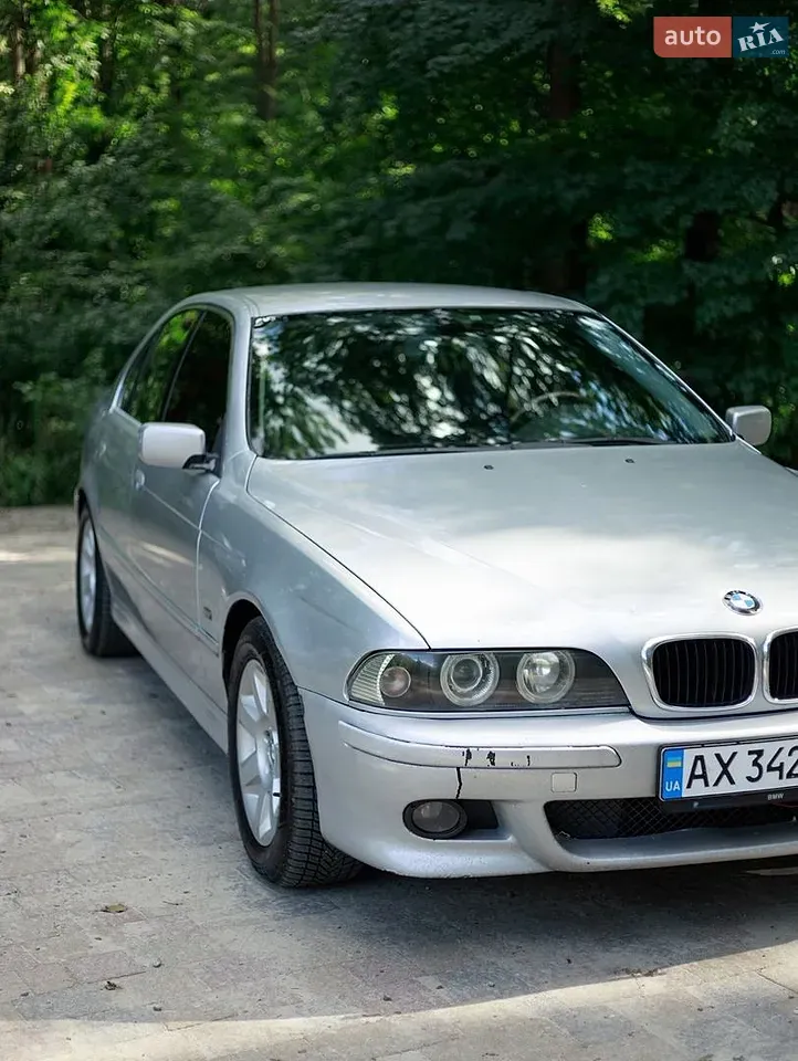 BMW 5 Series 2003 photo 2