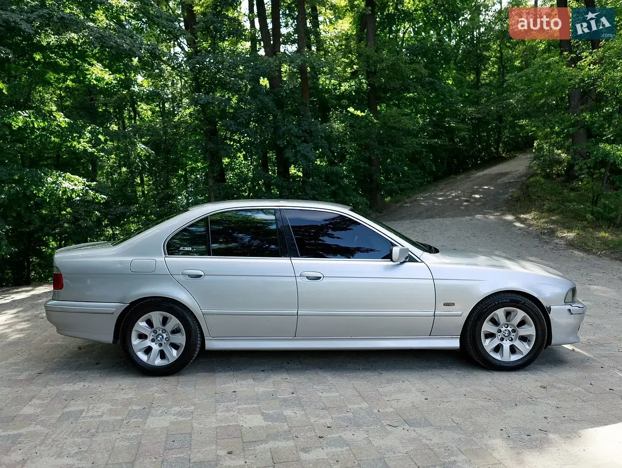 BMW 5 Series 2003 photo 3