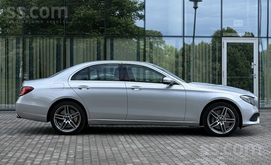 Mercedes-Benz E-Class 2017 photo 4