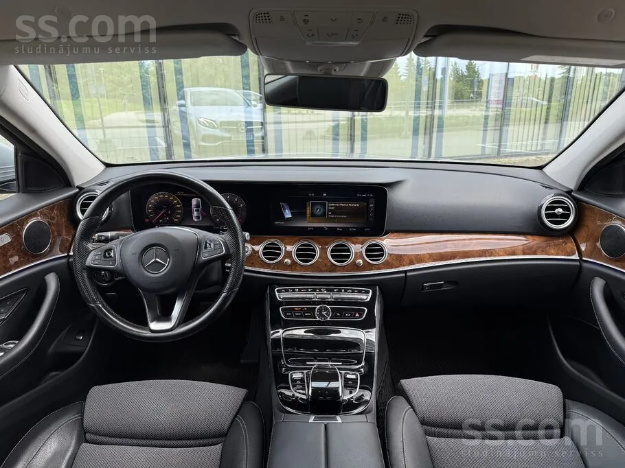 Mercedes-Benz E-Class 2017 photo 5