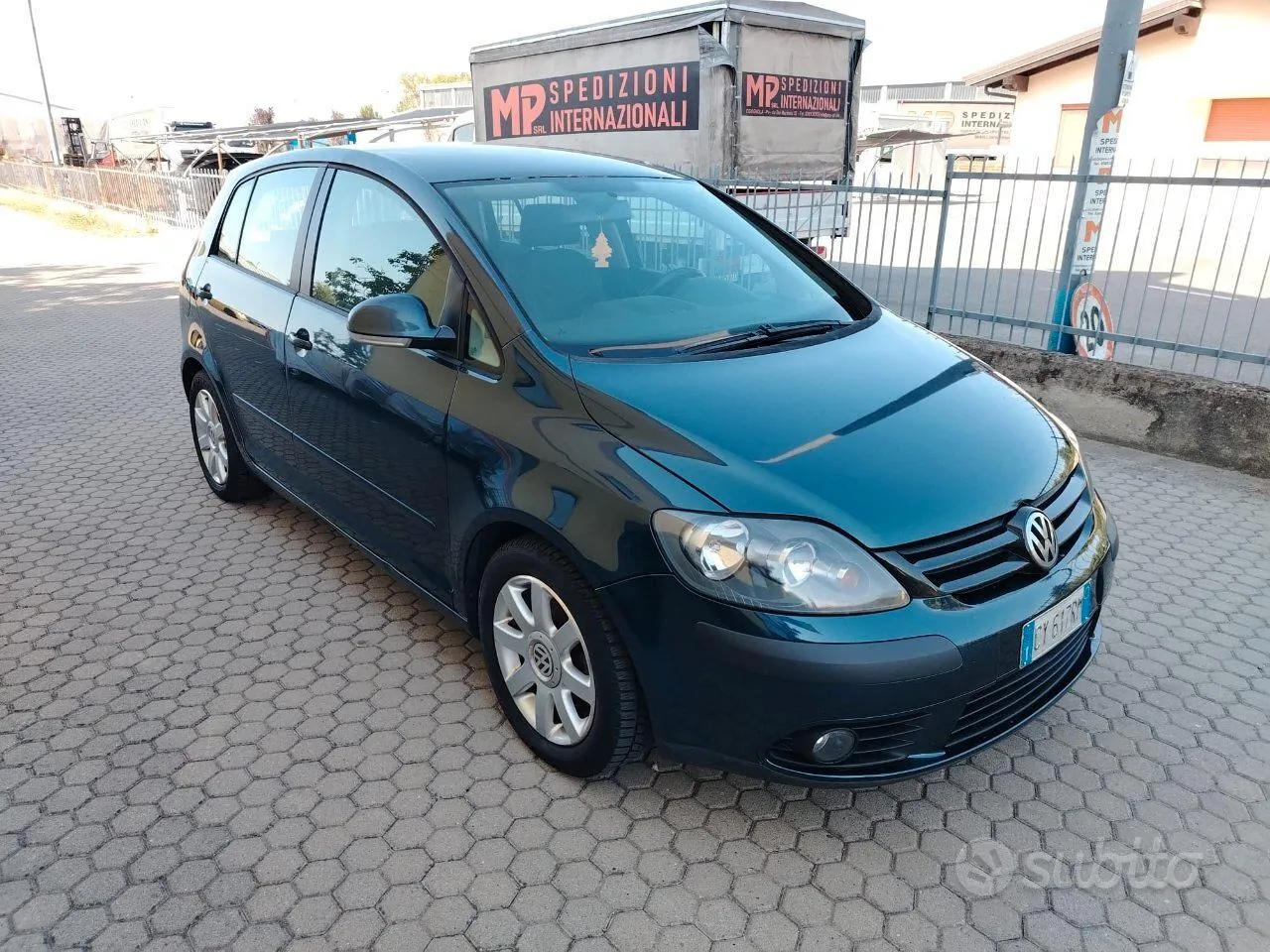 Volkswagen Golf 2005 photo 2