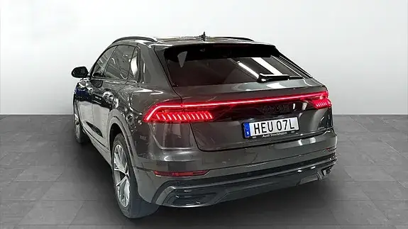 Audi Q8 2021 photo 2