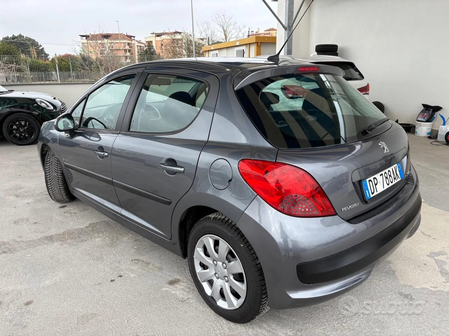 Peugeot 207 2008 photo 4
