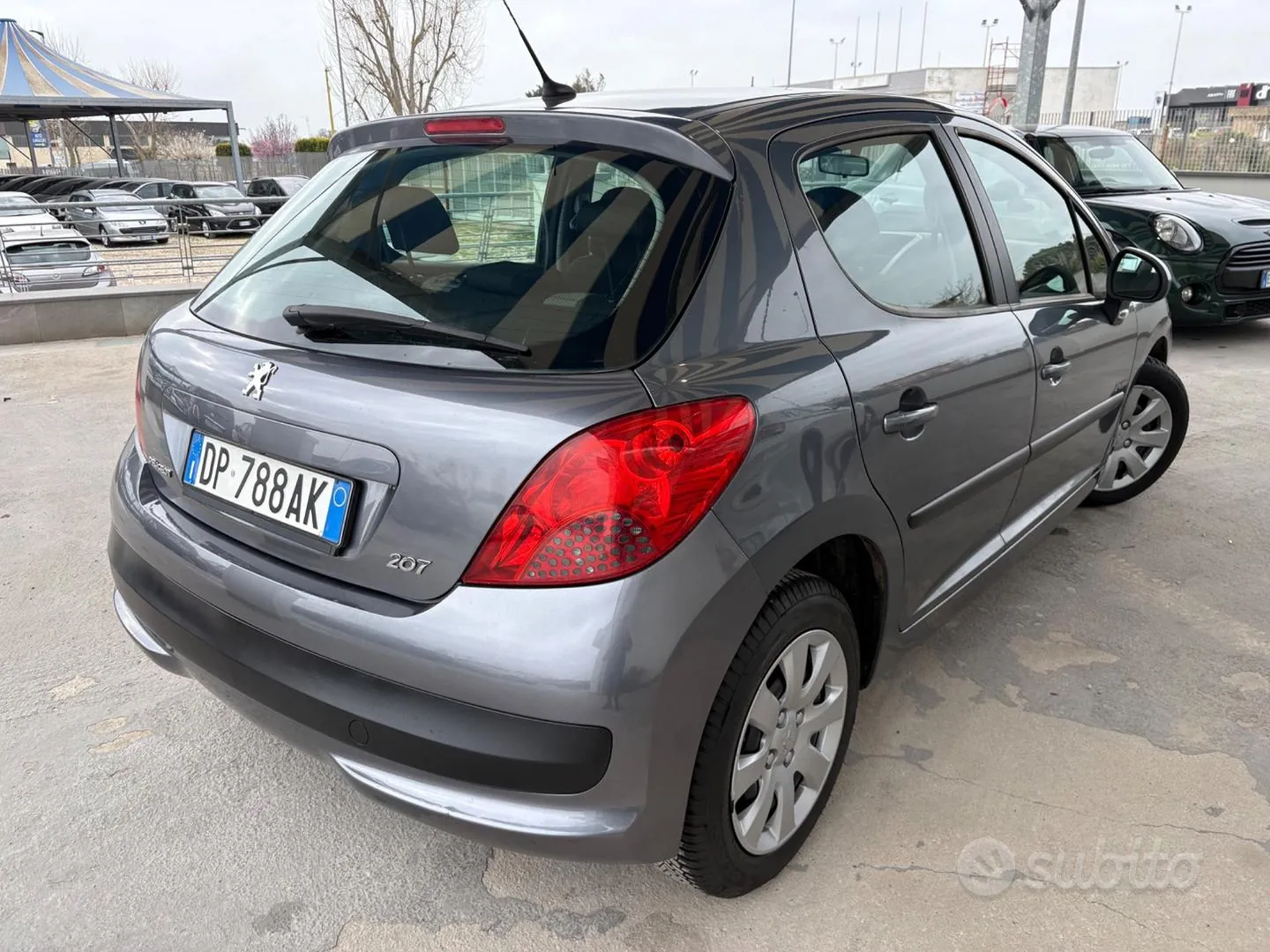 Peugeot 207 2008 photo 3