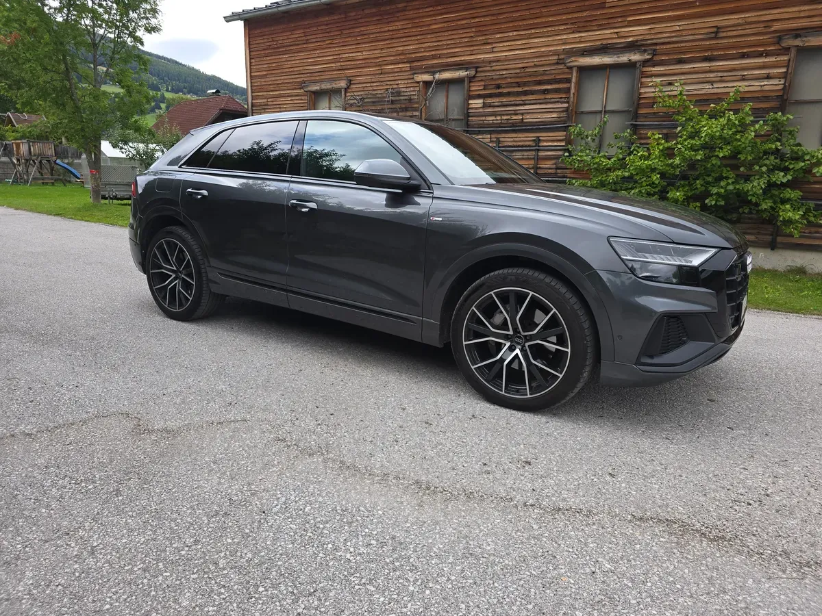 Audi Q8 2020 photo 2