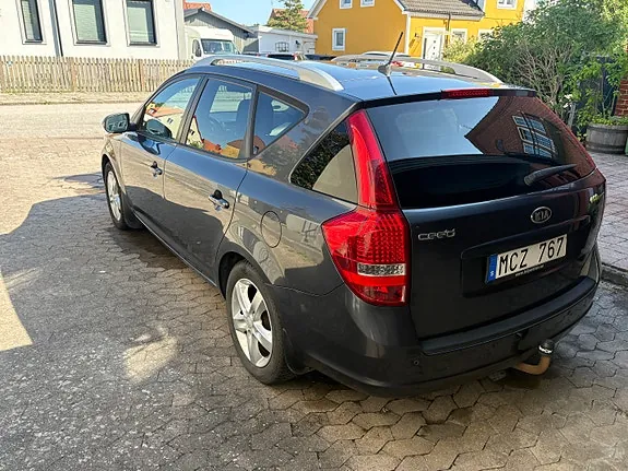 Kia Ceed 2012 photo 2