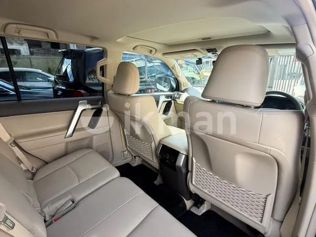 Toyota Land Cruiser Prado 2023 photo 4