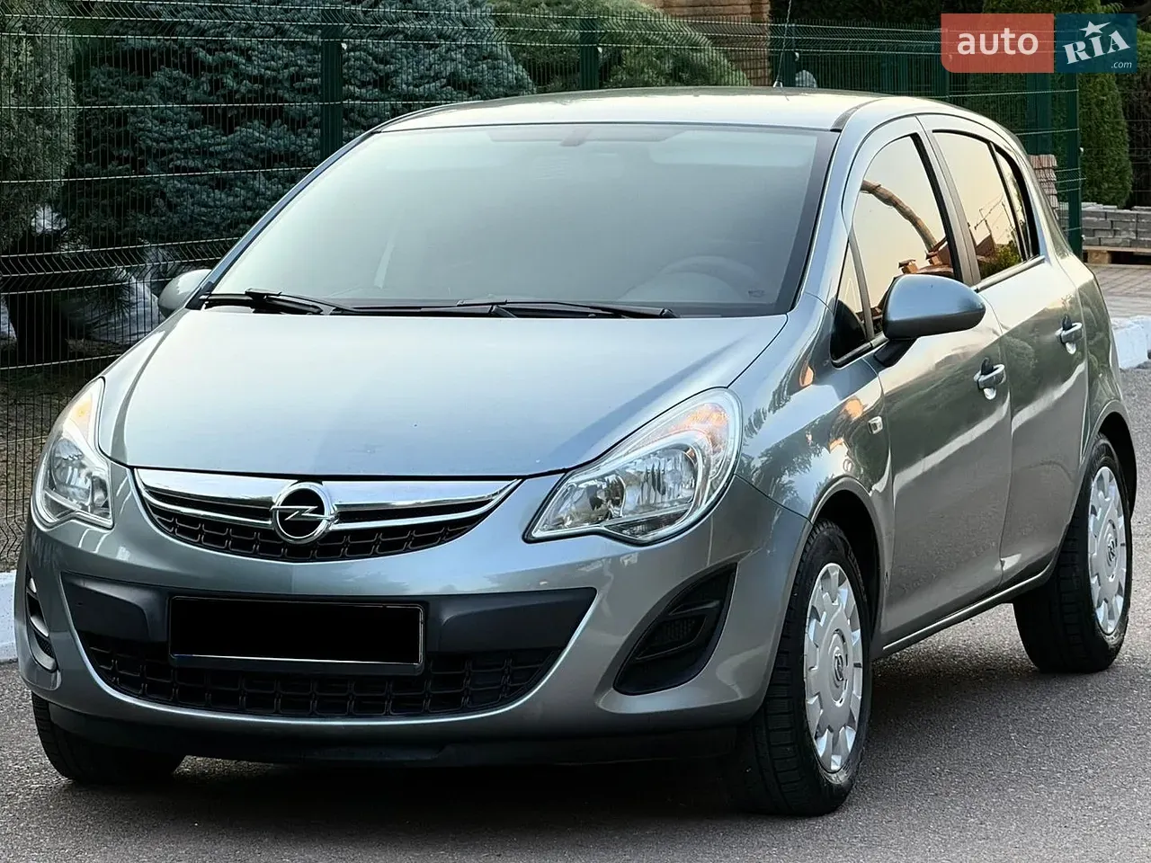 Opel Corsa 2012 photo 2