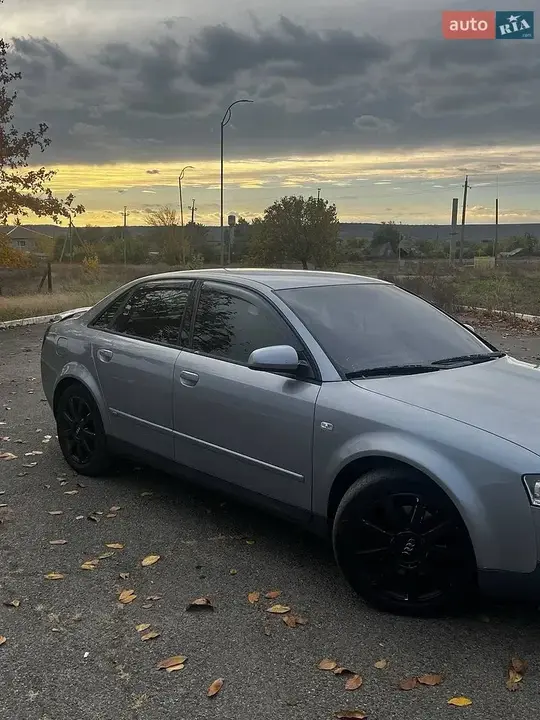 Audi A4 2003 photo 2
