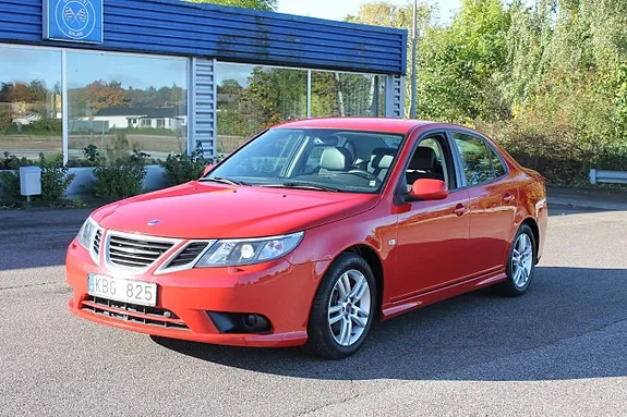 Saab 9-3 2011 photo 2