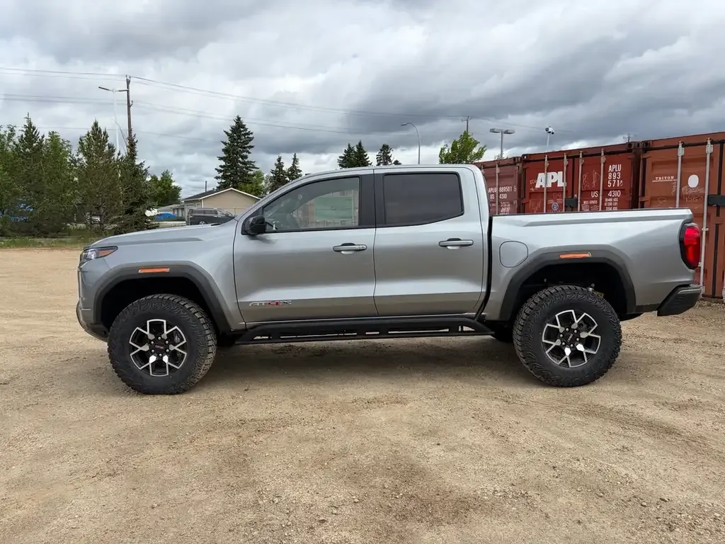 GMC Canyon 2026 photo 2