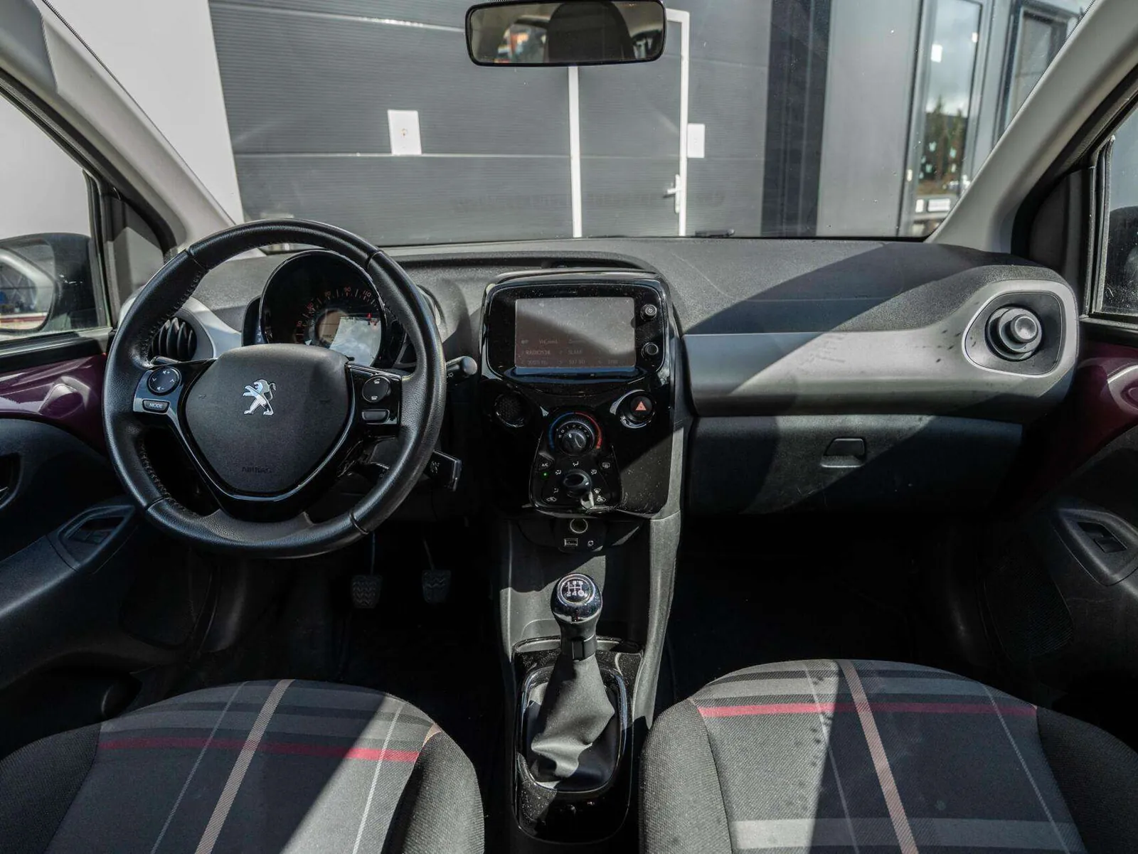 Peugeot 108 2015 photo 3