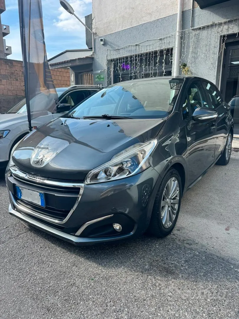Peugeot 208 2015 photo 2